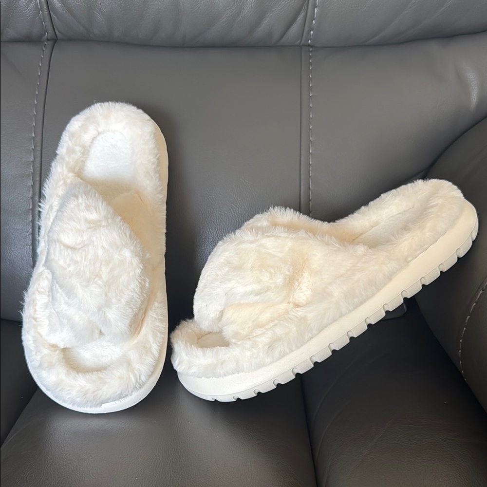 Cream Plush Slide Slippers with Faux Fur US size 8